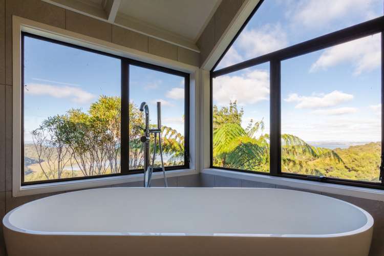 627 Huia Road Parau_15