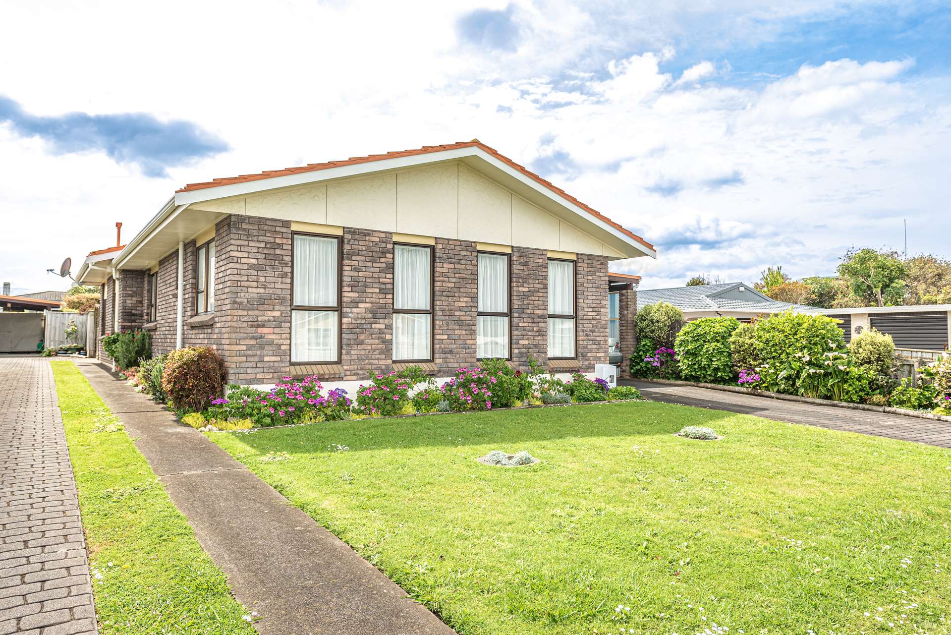 44 Exeter Crescent Springvale_0