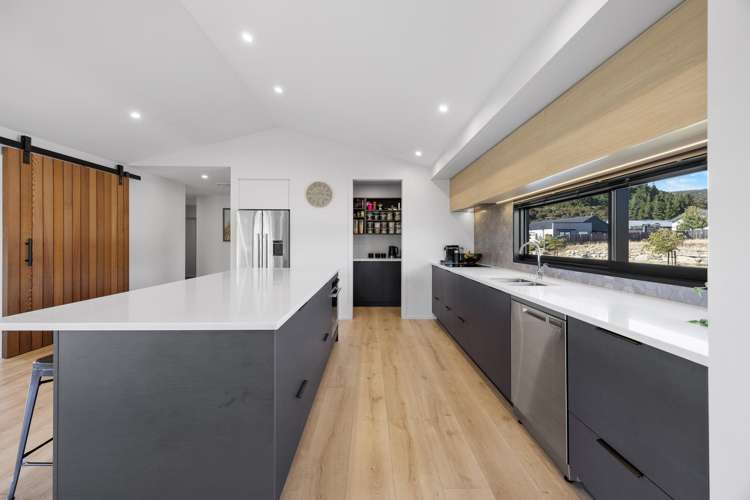 6 Rua Street Albert Town_9