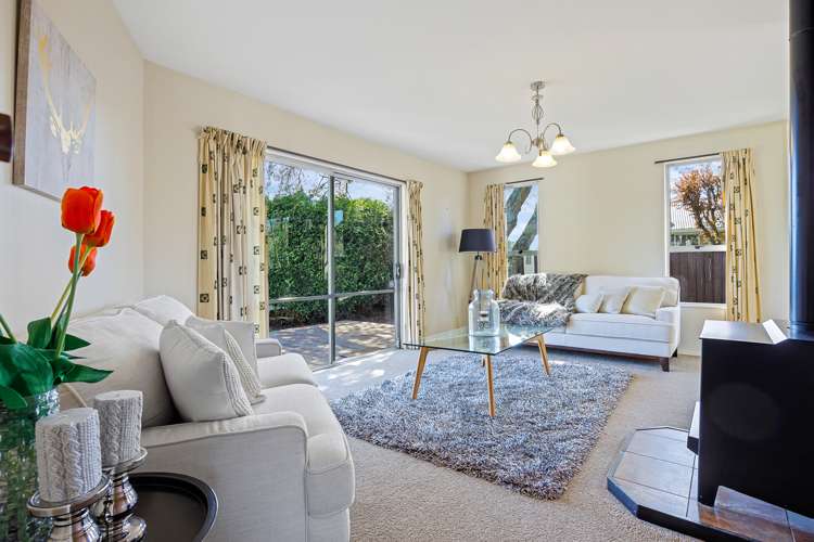 21 Oakley Crescent Hornby_3