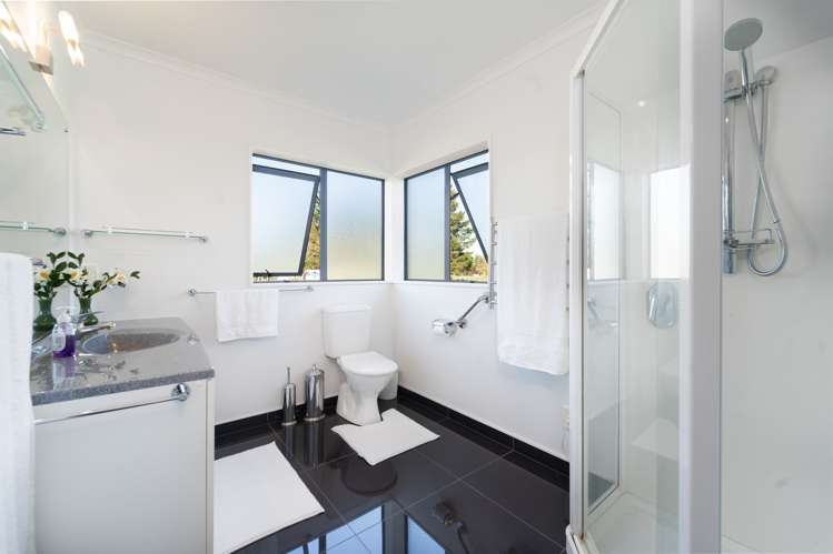 148 Willow Park Drive Opaki_10