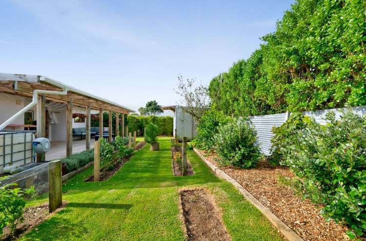 16 Ponderosa Place Opunake_34