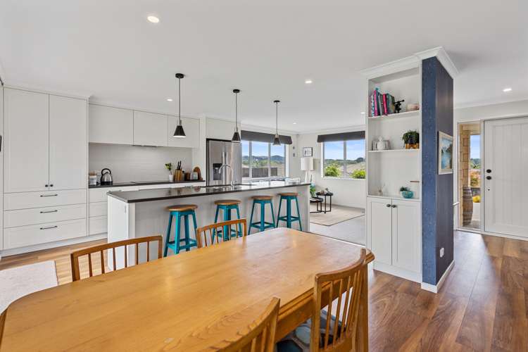 10 Carex Close Pyes Pa_3