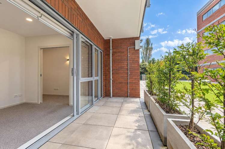 127/4 Wagener Place 1727_2