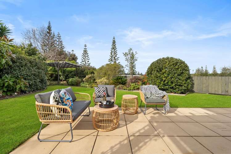 2 Edgewater Grove Orewa_12