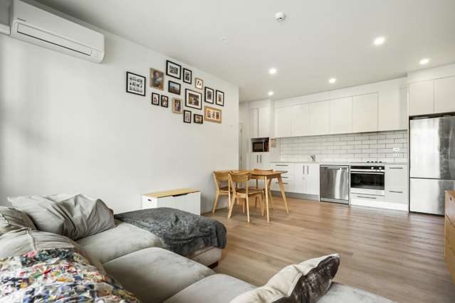 Elevated style, easy living – Must be sold!