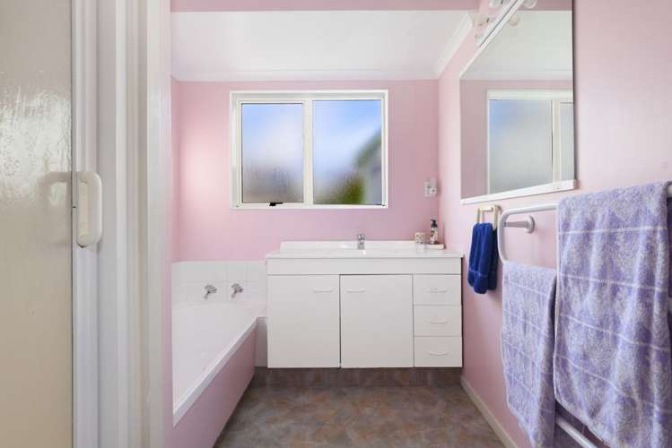 1 Roys Road Parkvale_11