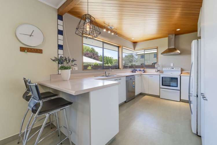 52 Aldinga Avenue Stoke_8