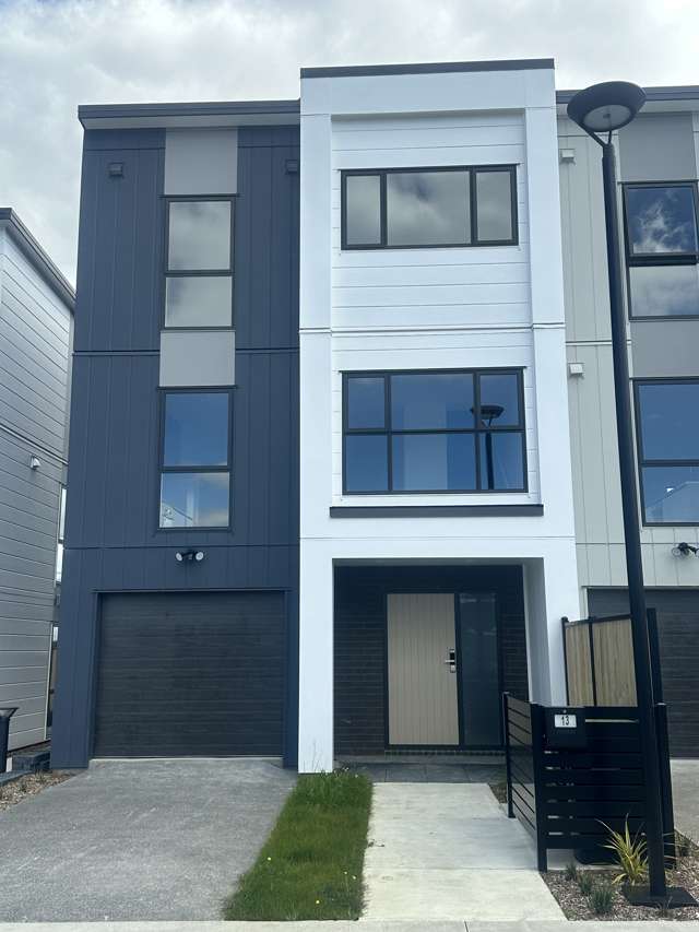 Brand New 4 Bedroom Townhouse in Hobsonville
