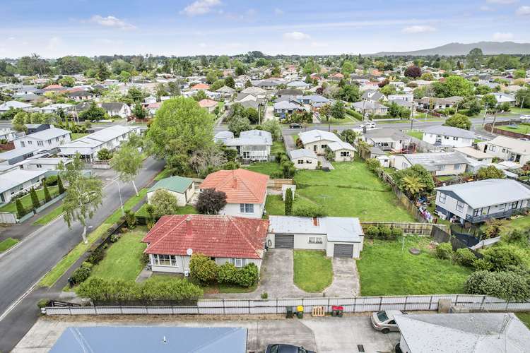 5 Montgomery Crescent Bader_9