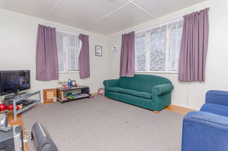 6 Surrey Street Solway_5