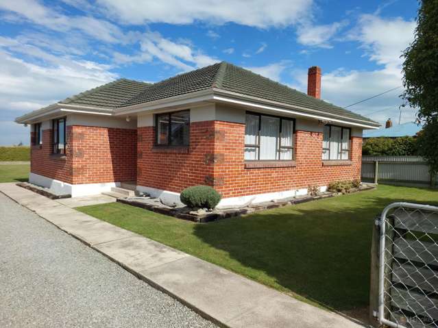 Immaculate Family Home - Move In Ready!
