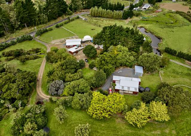 1296 Coast Road Wainuiomata Coast_1