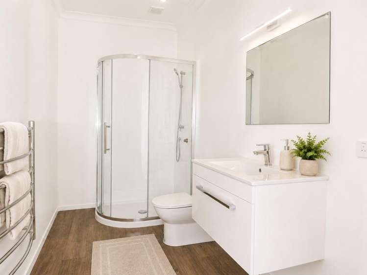 10/19 Collins Avenue 11538_6