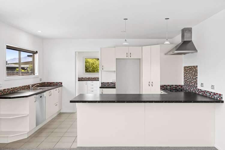 2 Poppy Lane Albert Town_5