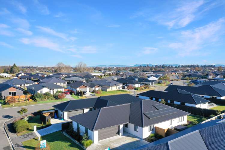 26 Redhaven Rise Netherby_38