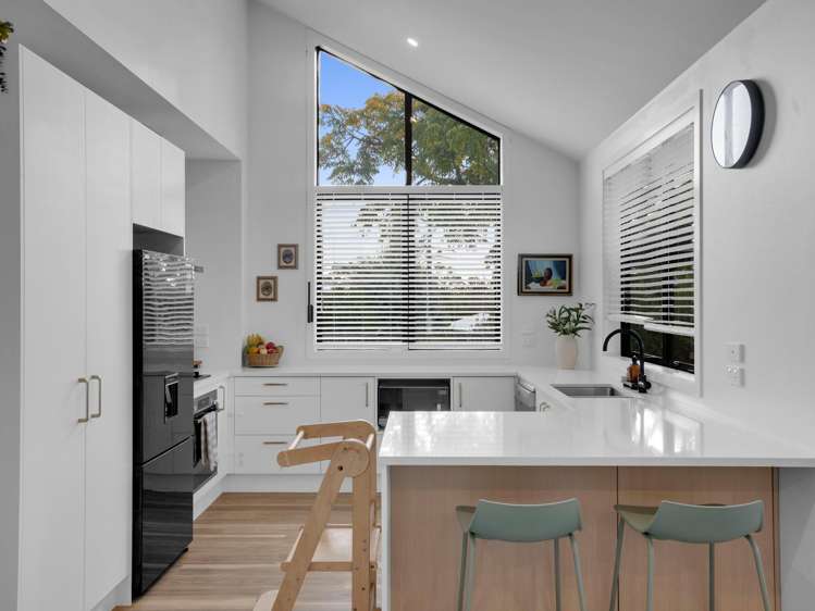 73A Houchens Road Glenview_12