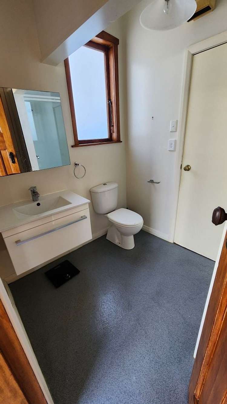 13 Toru Street Lyall Bay_14