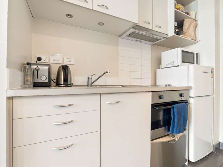 1010/17 Amersham Way Manukau_9