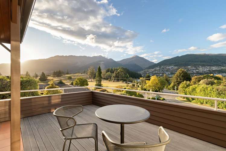 732 Peninsula Road Kelvin Heights_7