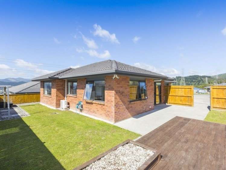 48 Percy Kinsman Crescent Riverstone Terraces_19