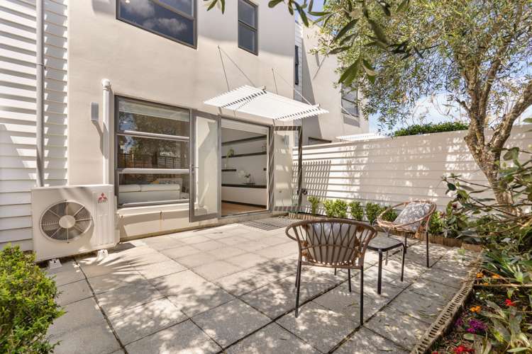 2/40 Scarlet Oak Drive Schnapper Rock_13