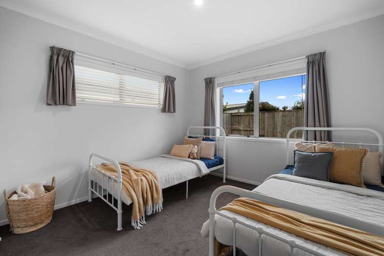 54 Awataha Crescent Pyes Pa_13