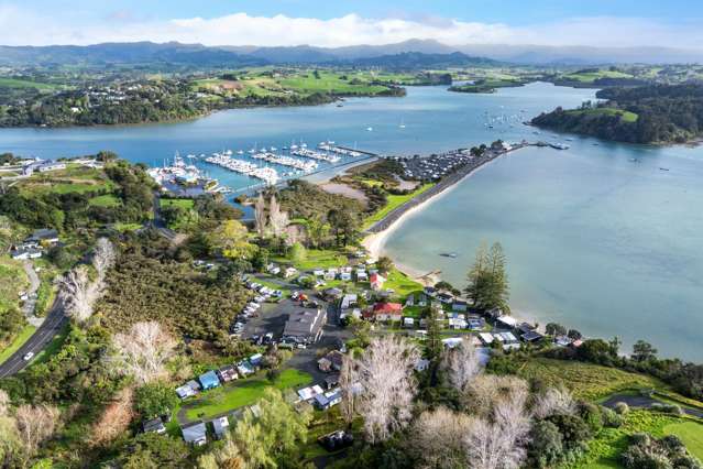 1334 Sandspit Road Sandspit_4