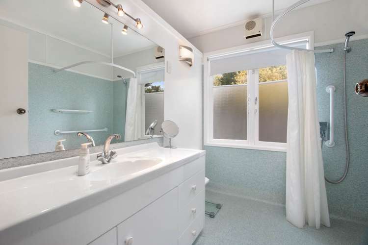 8 Stokes Avenue Te Atatu Peninsula_8