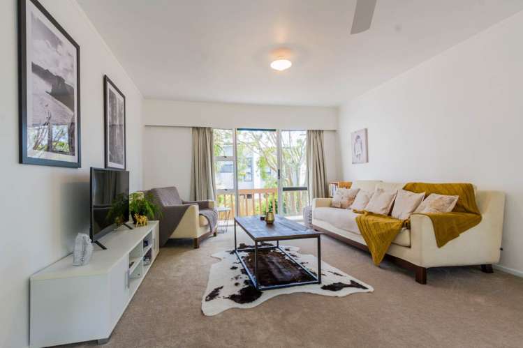 2/68 Clayburn Road Glen Eden_3