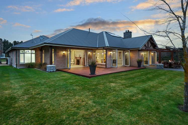 3 Old Windsor Lane Bottle Lake_20