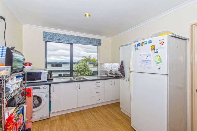 8 Baulcomb Parade Windsor Park_19