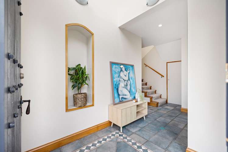 2/155 Yaldhurst Road Upper Riccarton_3