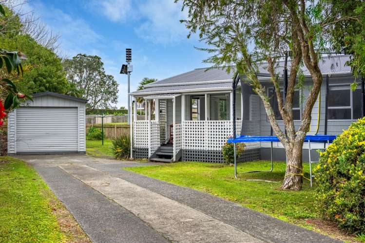 14 Shearwater Street One Tree Point_12