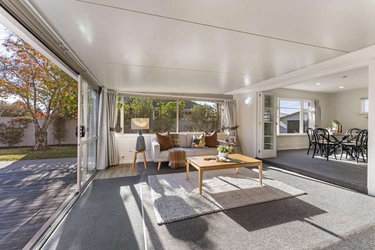 6 Bourne Crescent_3