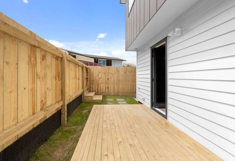 2/114 Cascades Road Pakuranga Heights_11