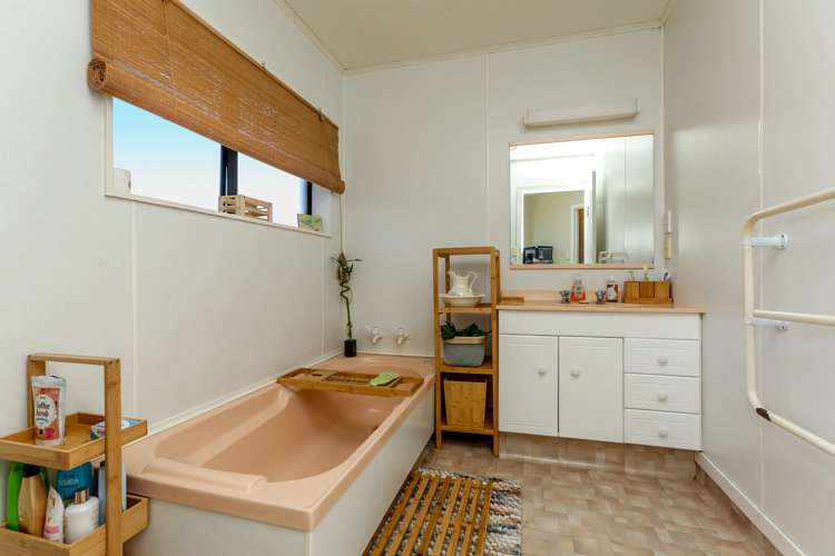 1154c South Road Oakura_16