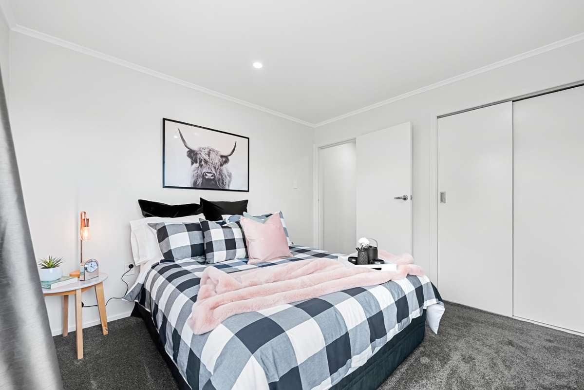 52D Whites Line West_4