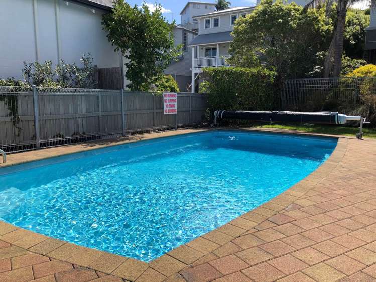 27/17 Georgia Terrace Albany_17