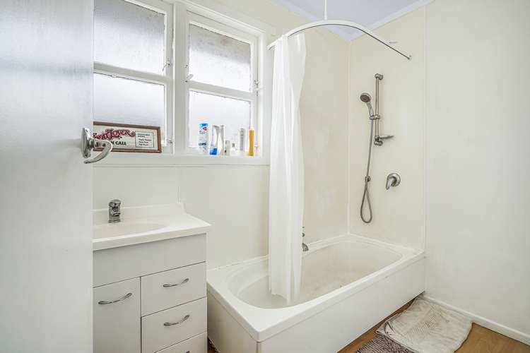 25 Keats Crescent Enderley_10