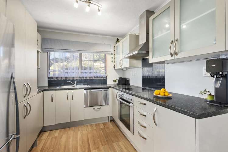 3 Dart Crescent Island Bay_3