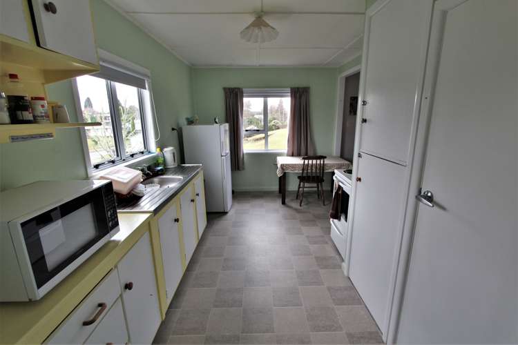 4 Esk Crescent Tokoroa_12