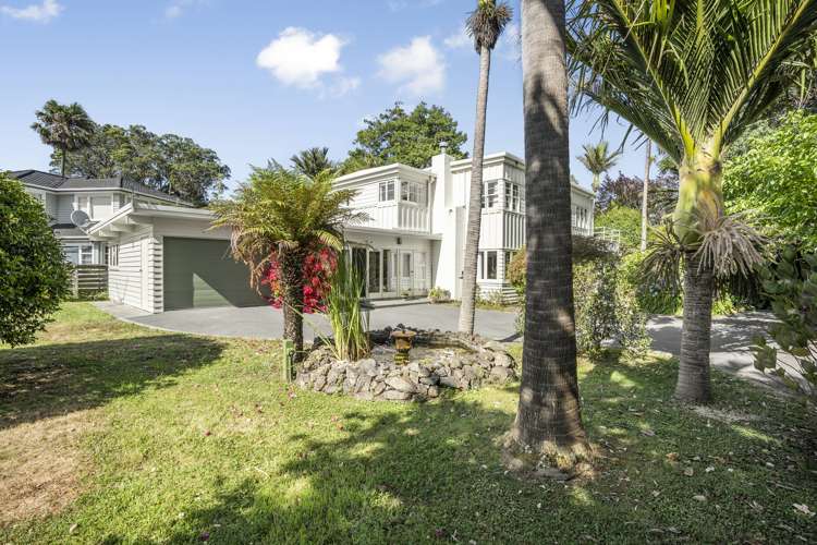 85 Ludlam Crescent Woburn_14