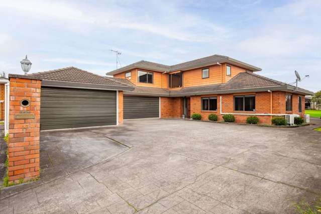 Huge Garaging - Ready For Make Over