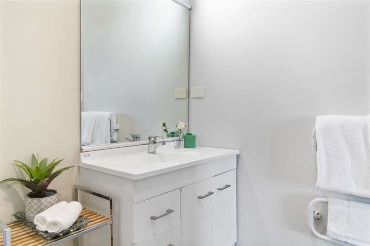 1j/3 Shakespeare Road Napier South_12