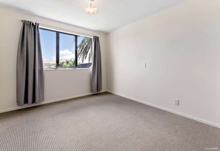 2/152 Aviemore Drive Highland Park_10