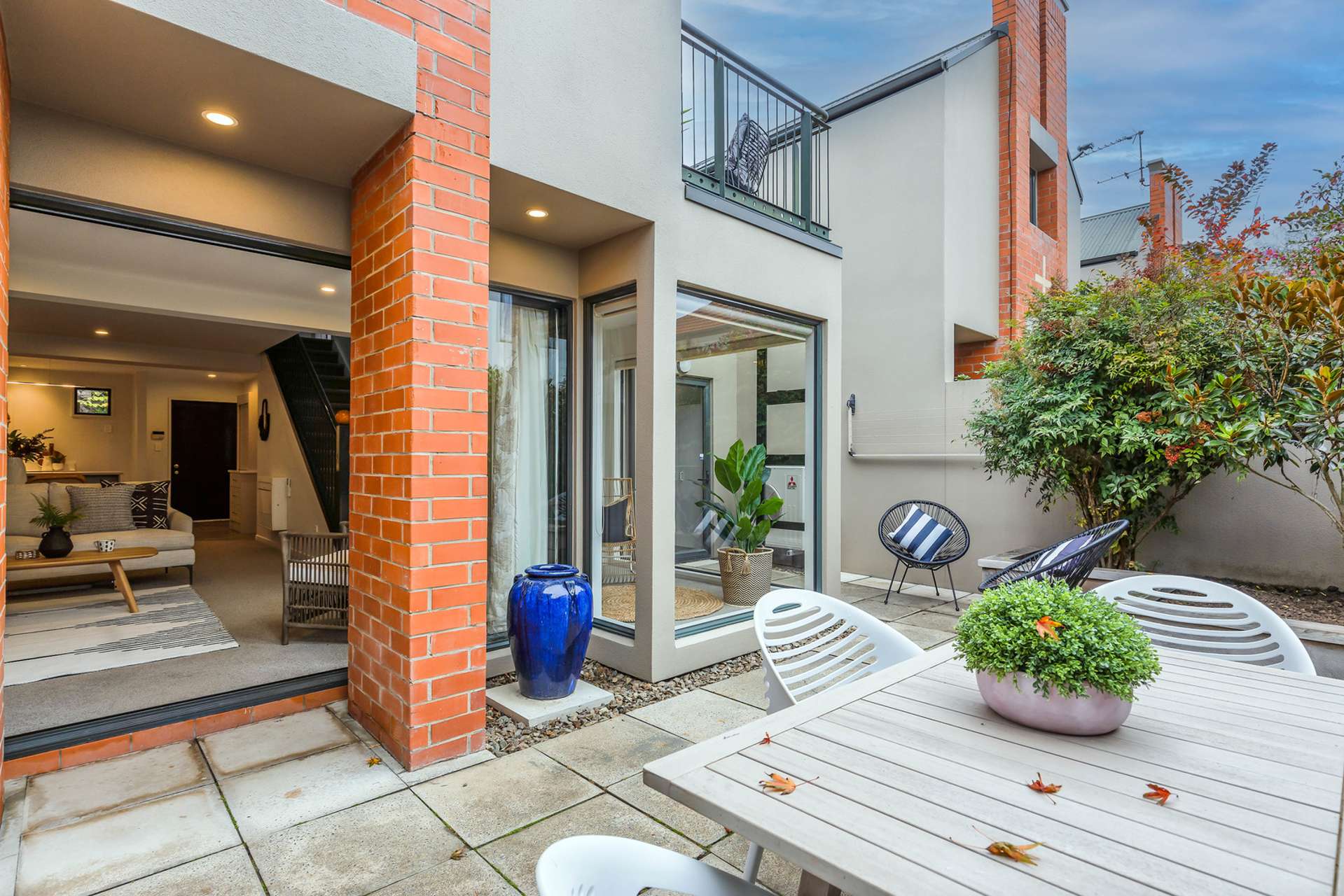 4/56 Hewitts Rd Merivale Christchurch City Houses for Rent One Roof