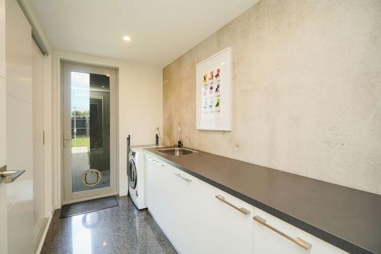 89 Sunrise Drive Seaward Bush_28