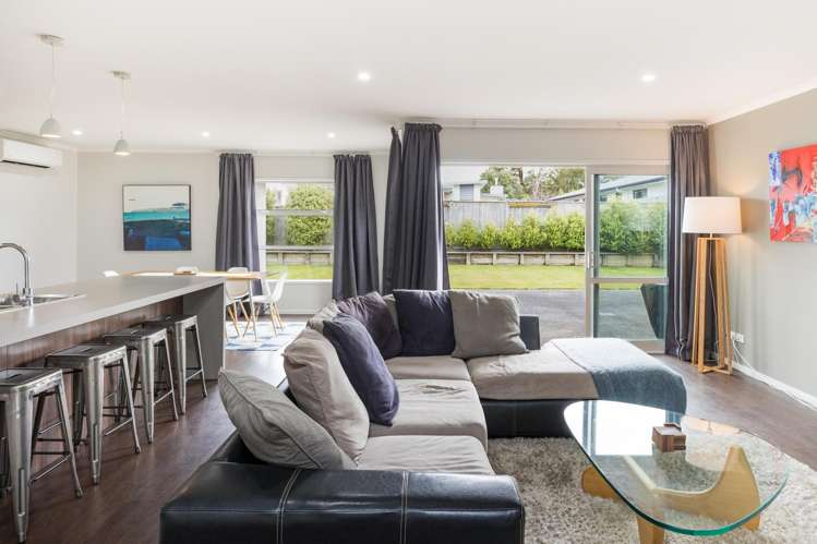 15 Coutts Way Fitzherbert_8