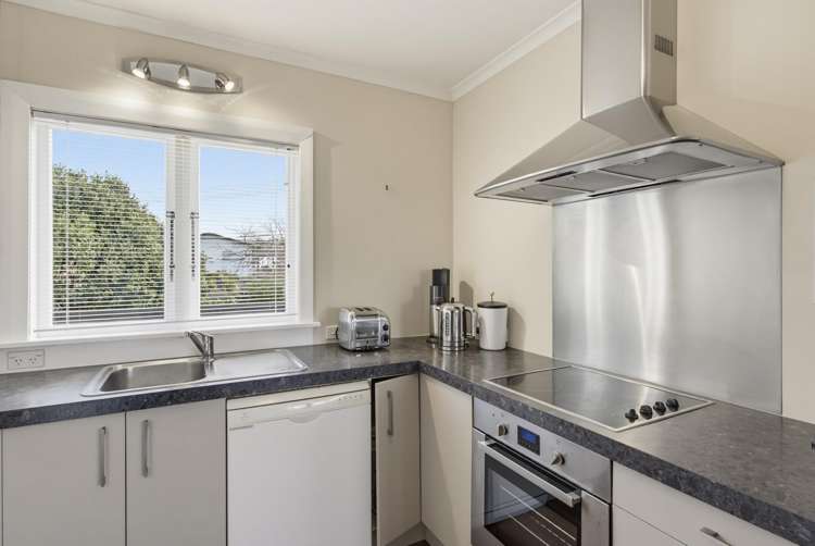 9 Kirkway Raumati Beach_13